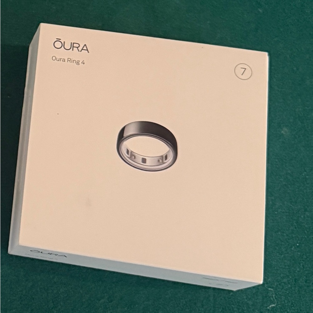 Oura Ring Gen 4 black  Smart Ring ActivityTracker Charging Cable and
Adapter Set